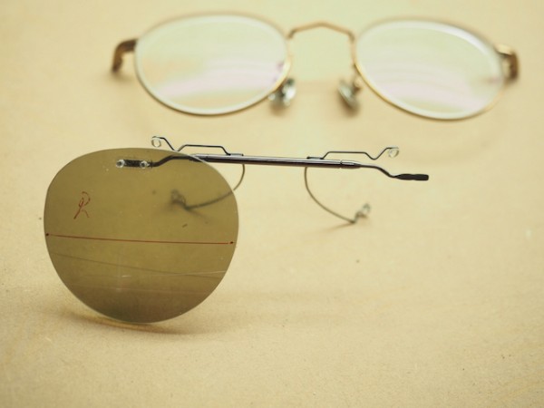 お使いのメガネへピッタリのTALEXクリップサングラスをお作りします。サムネイル